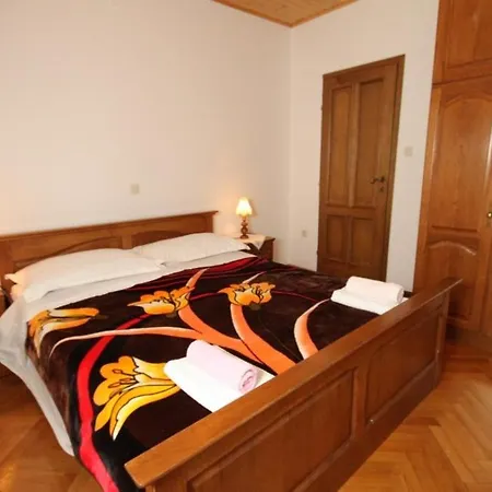 Πανσιόν And With Parking Space Moscenicka Draga, Opatija - 7772 Mošćenička Draga